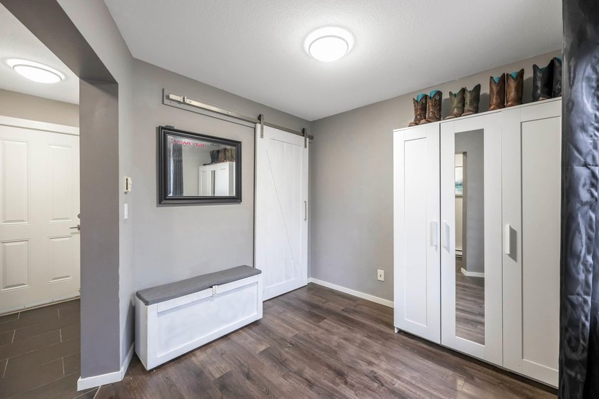 THE KEW by Mosiac! WELL MAINTAINED townhome in desirable complex - photo 27