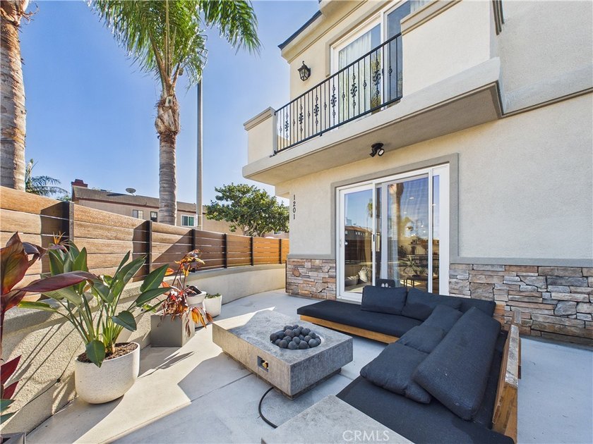 This fabulous beach home located just a mile from the ocean is - photo 28