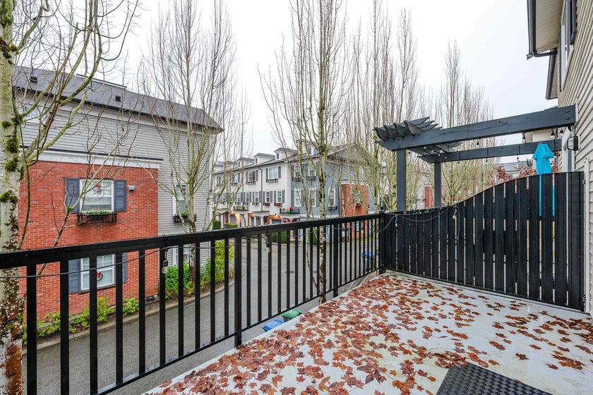 THE KEW by Mosiac! WELL MAINTAINED townhome in desirable complex - photo 31