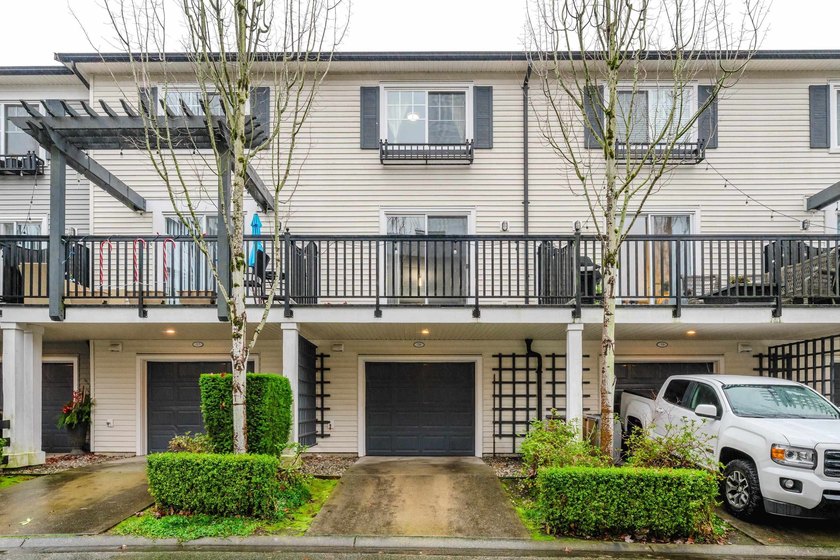 THE KEW by Mosiac! WELL MAINTAINED townhome in desirable complex - photo 32
