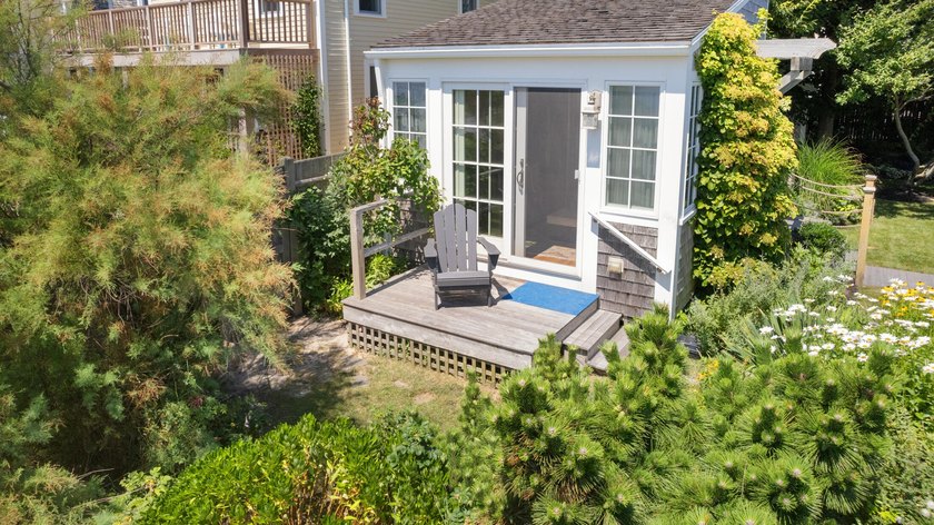 Welcome to your private waterfront retreat in the east end of - photo 36