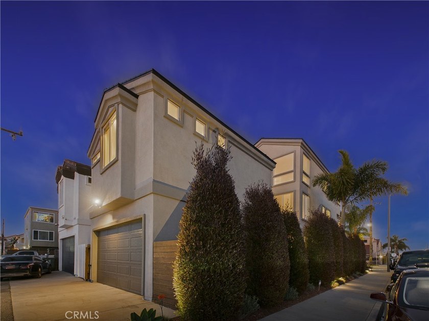 This fabulous beach home located just a mile from the ocean is - photo 38