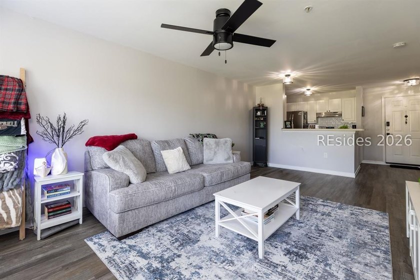 You'll LOVE this villa! Loaded with new improvements. New A/C - photo 4