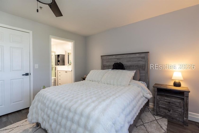 You'll LOVE this villa! Loaded with new improvements. New A/C - photo 7