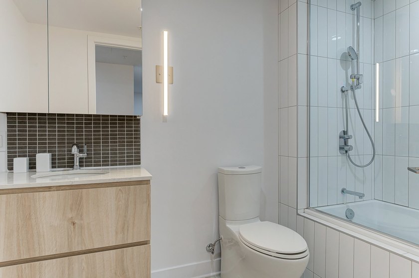 Vivez au bord du canal de Lachine dans ce condo construit en - photo 12