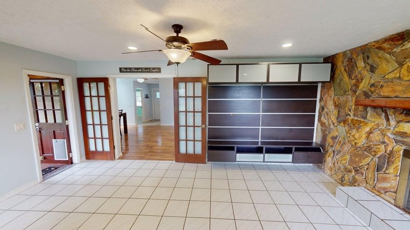 Welcome to this charming single-story residence located in Port - photo 19