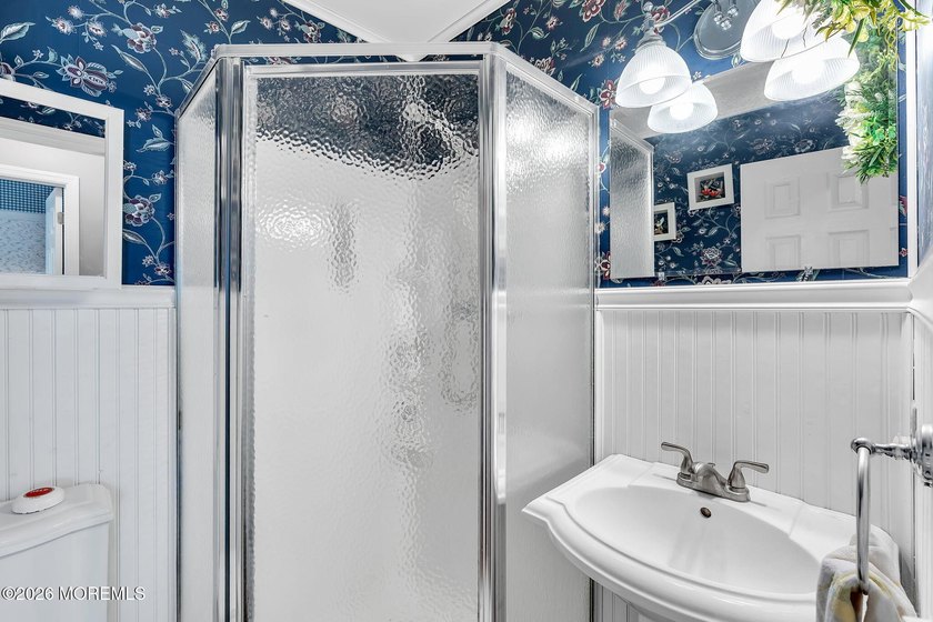 Move right into this well-maintained 2-bedroom, 2-bath home in - photo 30