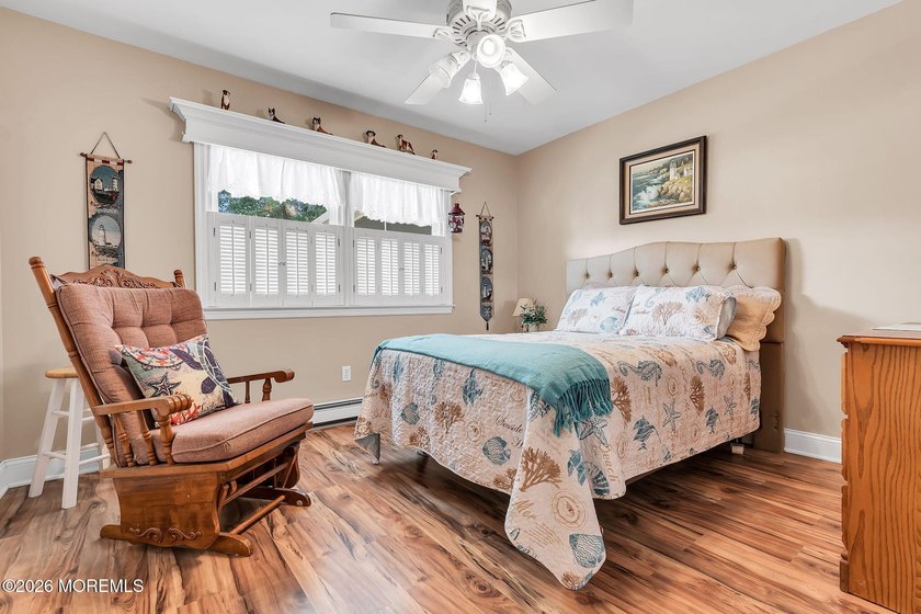 Move right into this well-maintained 2-bedroom, 2-bath home in - photo 32