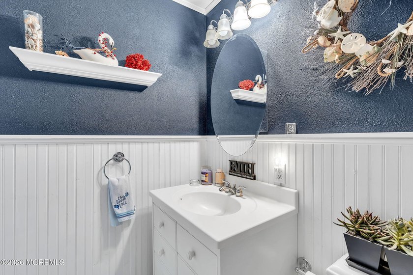Move right into this well-maintained 2-bedroom, 2-bath home in - photo 33