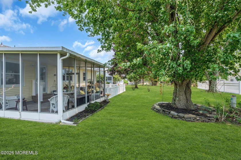 Move right into this well-maintained 2-bedroom, 2-bath home in - photo 44