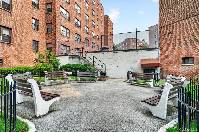 Let this unit sweep you off your feet! True three-bedroom, two - photo 46