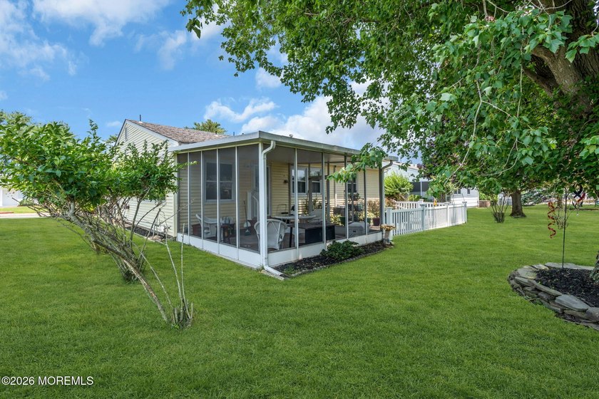 Move right into this well-maintained 2-bedroom, 2-bath home in - photo 47