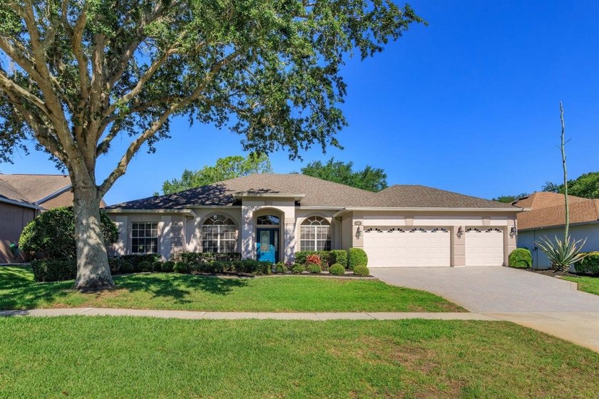 ***PREMIER GOLF FRONT HOME***SUNSET VIEWS! Welcome to this - photo 2