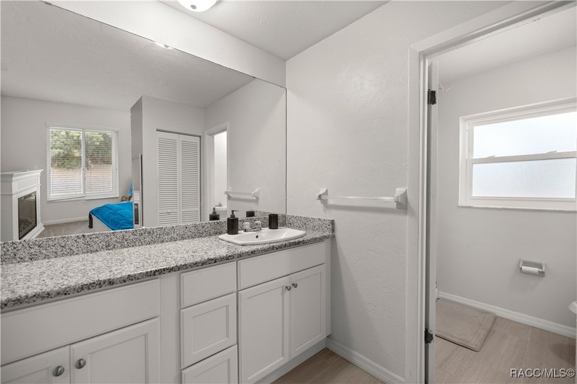 Spacious 3 bedroom, 2 bath home on oversized lot with Large - photo 14
