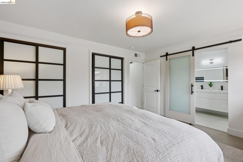 Tucked away in Oakland's desirable Grass Valley neighborhood - photo 16