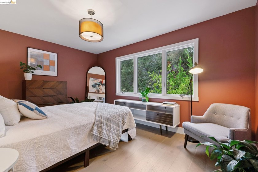 Tucked away in Oakland's desirable Grass Valley neighborhood - photo 19