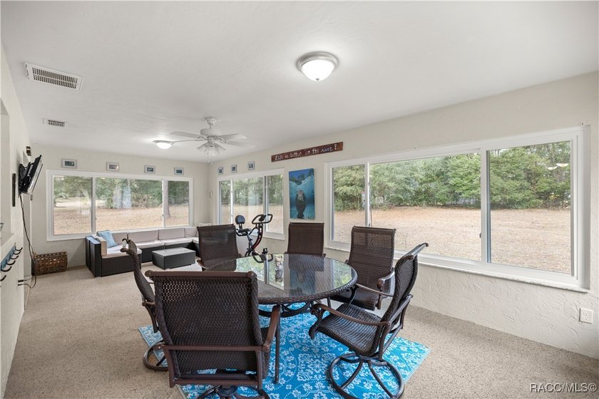 Spacious 3 bedroom, 2 bath home on oversized lot with Large - photo 24