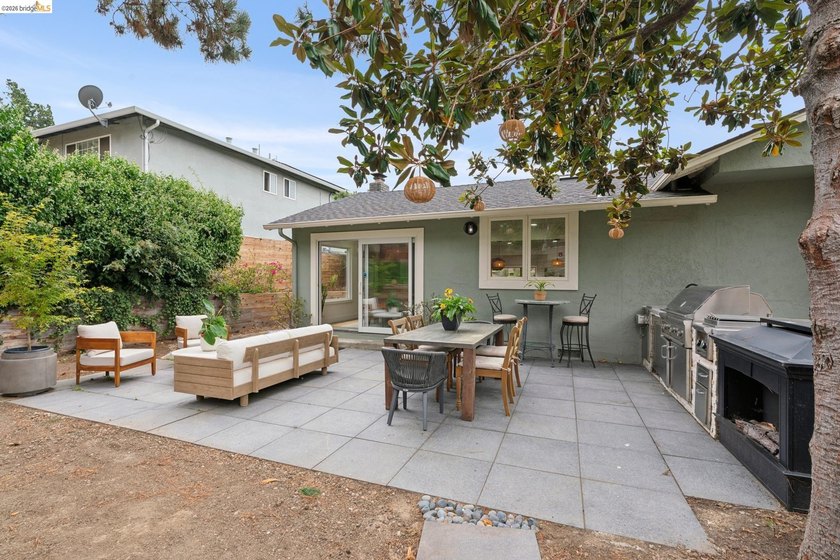 Tucked away in Oakland's desirable Grass Valley neighborhood - photo 30