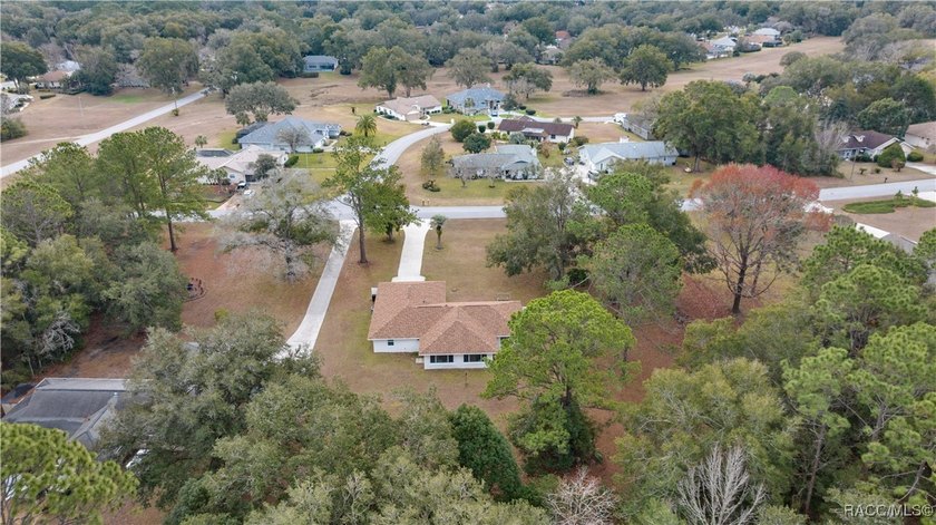 Spacious 3 bedroom, 2 bath home on oversized lot with Large - photo 31