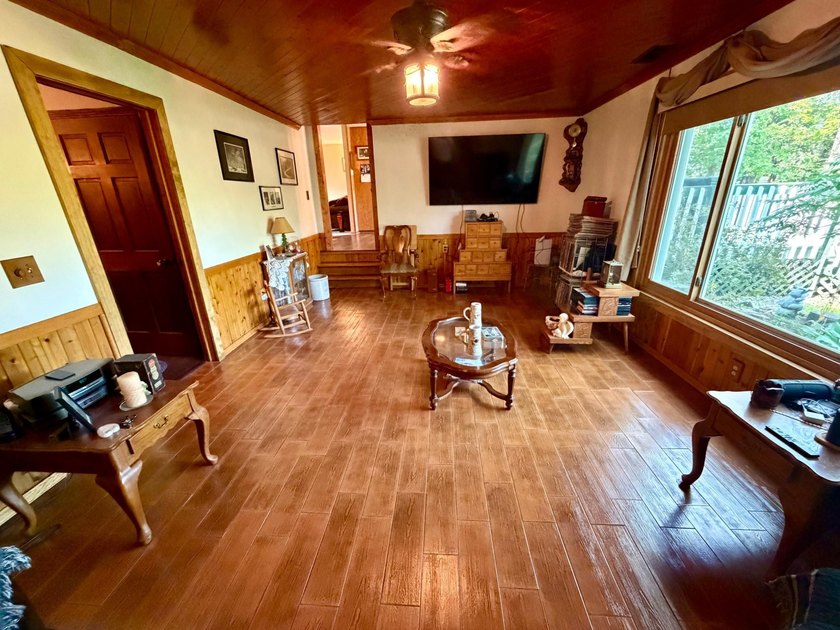 Welcome home to this warm and inviting two-owner property - photo 40