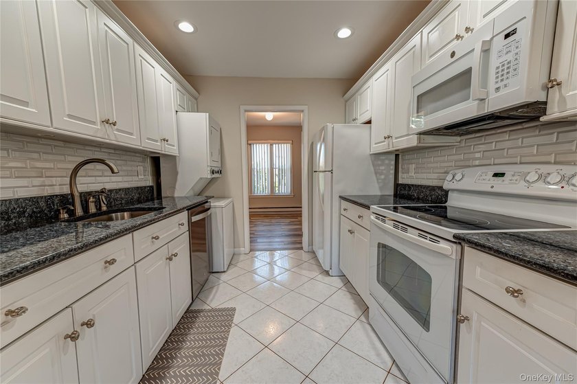 Welcome to this diamond *Ranch Model* located in the desirable - photo 8