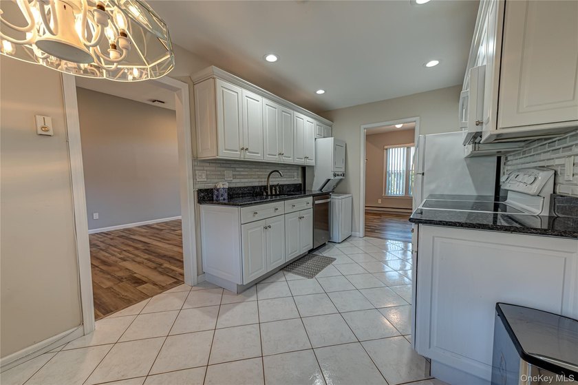 Welcome to this diamond *Ranch Model* located in the desirable - photo 9