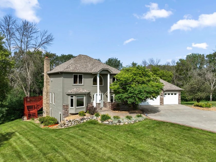 Welcome to your own private retreat on 3.1 scenic acres. This - photo 5