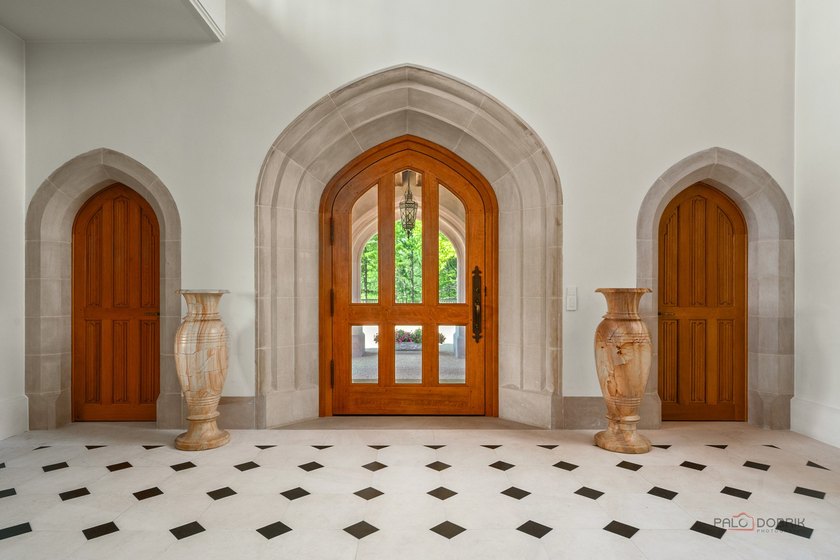 Experience the distinctive charm of this English Manor-an - photo 3