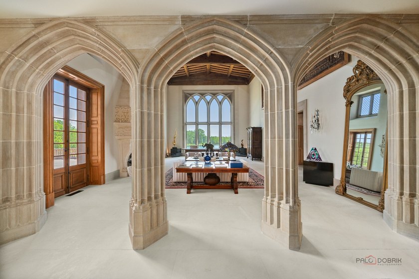 Experience the distinctive charm of this English Manor-an - photo 5