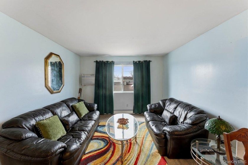 Welcome to 129-15 Sidway Place! A well-maintained attached brick - photo 17