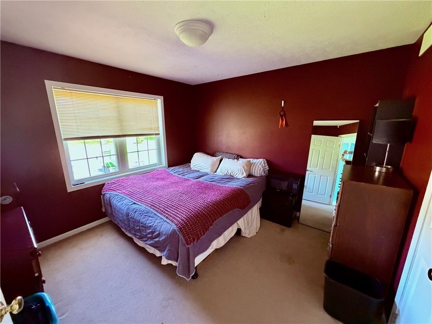 Spacious 4-bedroom, 2.5-bath home featuring a dramatic 2-story - photo 20