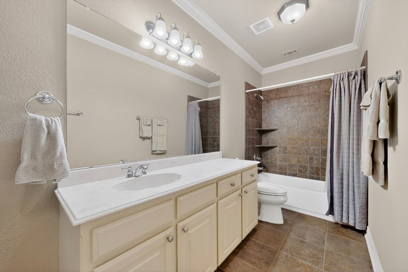 Welcome to this amazing custom home featuring a flexible floor - photo 22