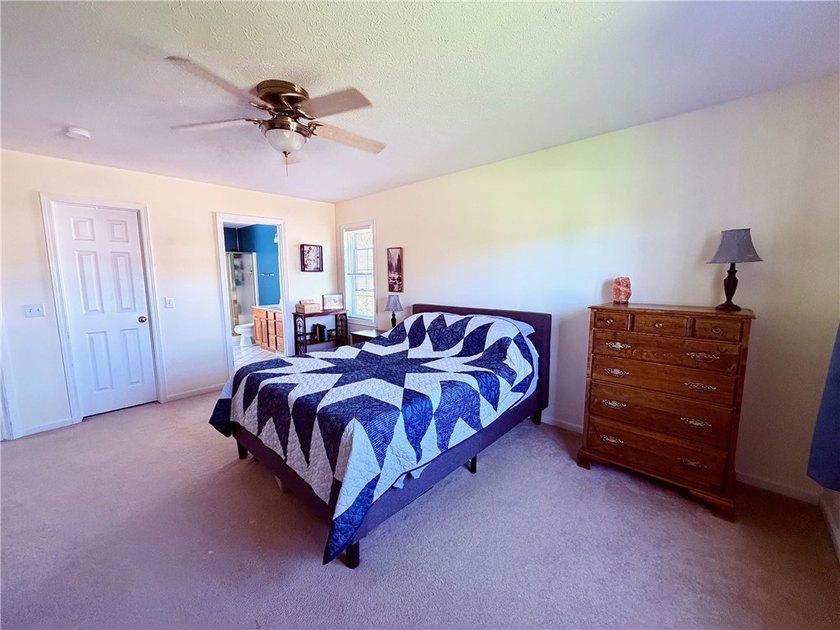 Spacious 4-bedroom, 2.5-bath home featuring a dramatic 2-story - photo 25
