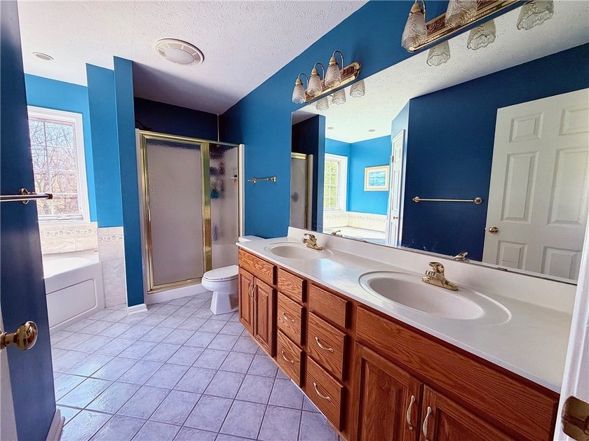 Spacious 4-bedroom, 2.5-bath home featuring a dramatic 2-story - photo 26