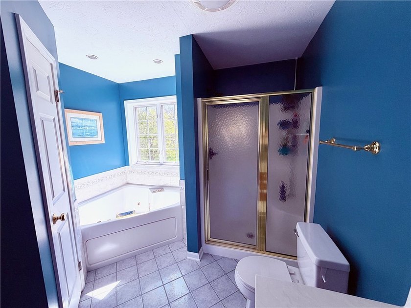 Spacious 4-bedroom, 2.5-bath home featuring a dramatic 2-story - photo 27