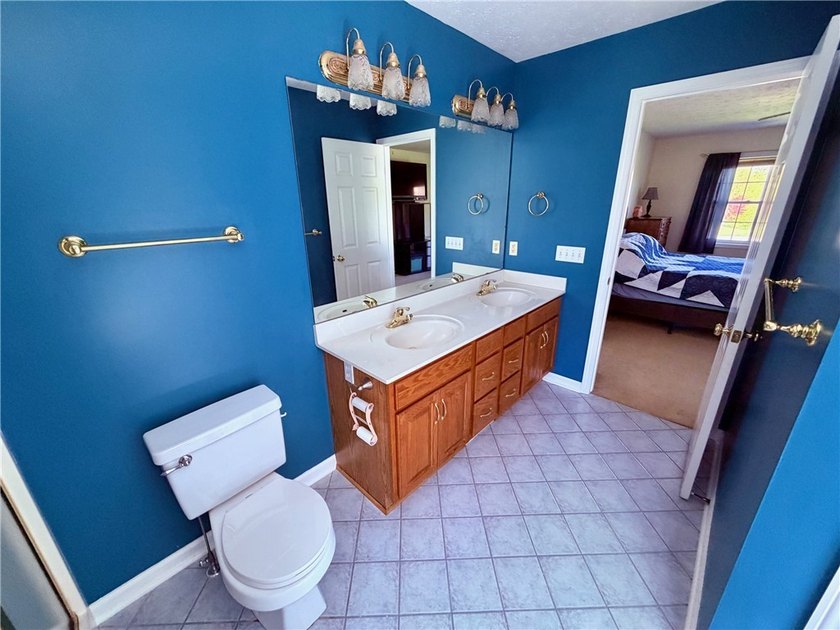Spacious 4-bedroom, 2.5-bath home featuring a dramatic 2-story - photo 28