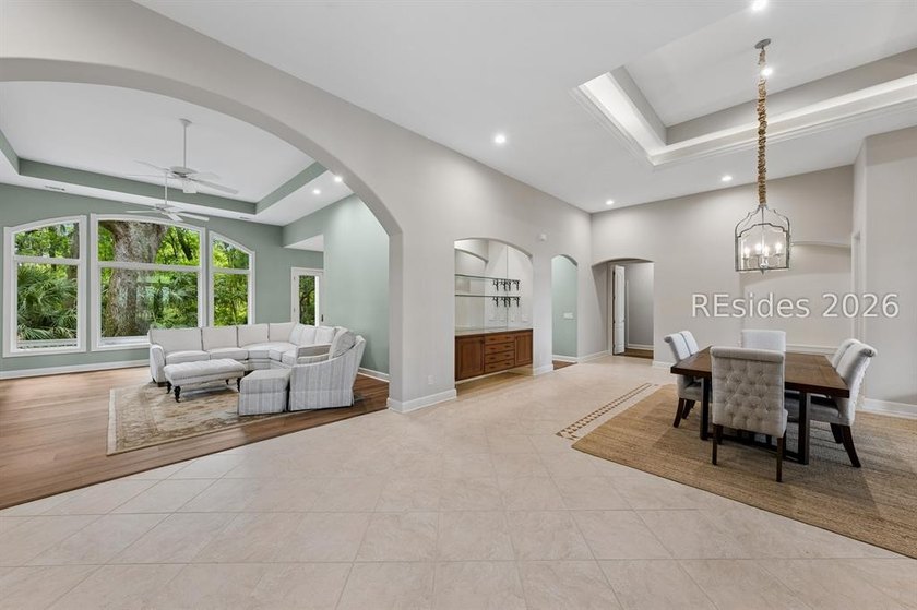 Back on the market and better than ever! This is not the same - photo 9