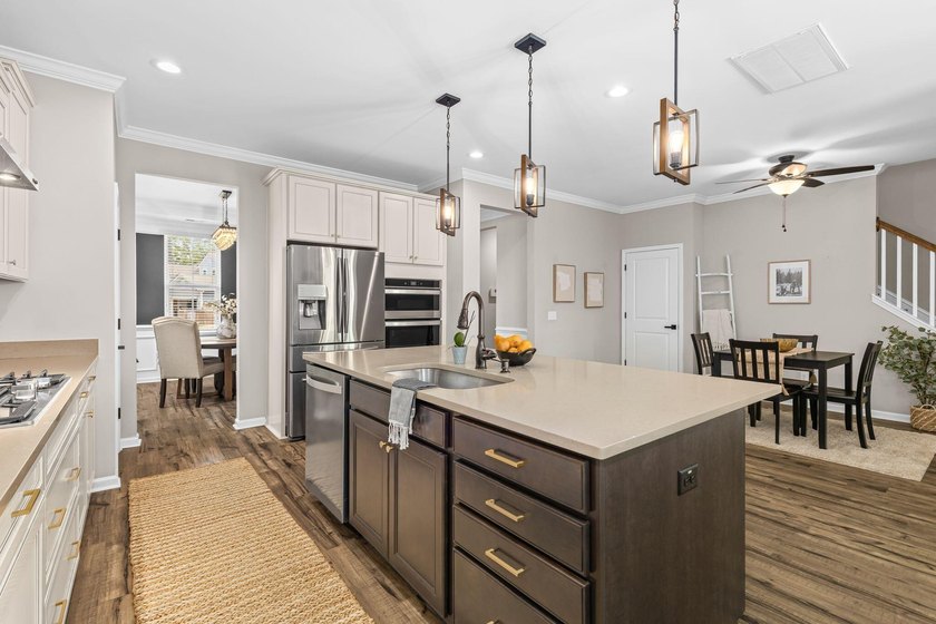 Welcome to 2073 Kemmerlin Street, a beautifully appointed home - photo 17