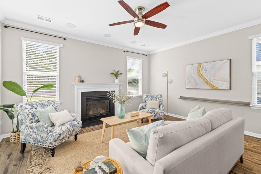 Welcome to 2073 Kemmerlin Street, a beautifully appointed home - photo 20