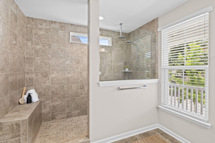 Welcome to 2073 Kemmerlin Street, a beautifully appointed home - photo 26