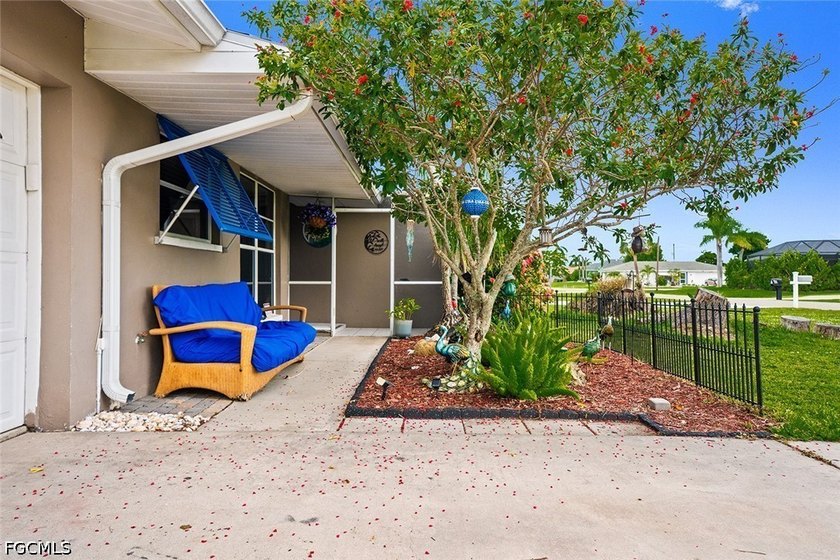 Charming pool home in the highly desirable SE Cape Coral Country - photo 33