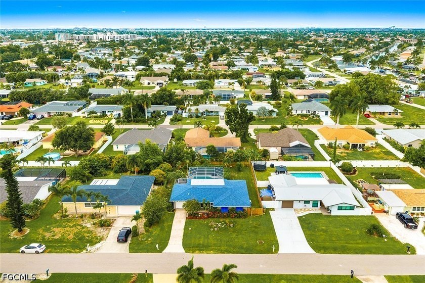 Charming pool home in the highly desirable SE Cape Coral Country - photo 35