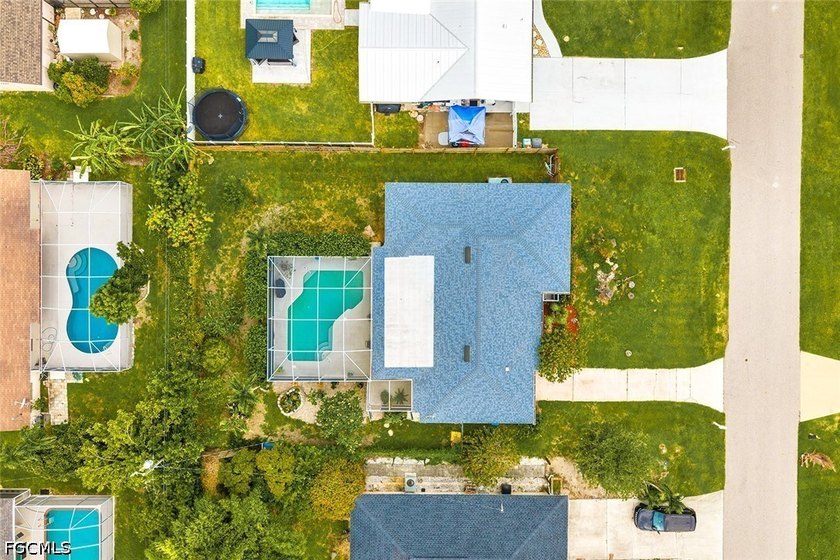 Charming pool home in the highly desirable SE Cape Coral Country - photo 37