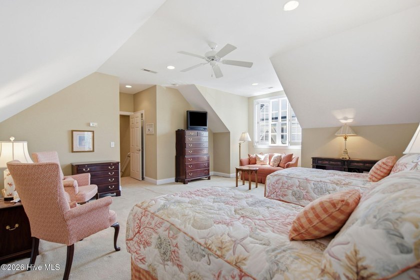 Welcome to 2118 Bay Colony Lane, an elegant 1.5-story brick - photo 38