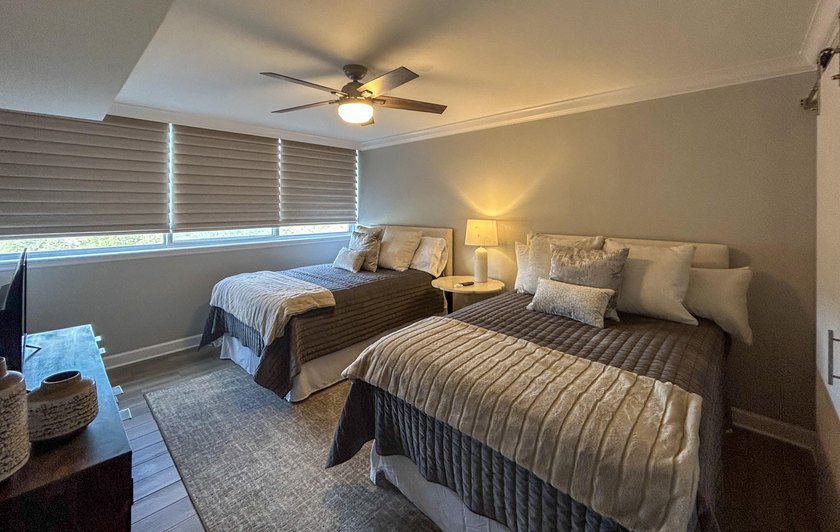 Spectacular Riverview 9th floor condo with panoramic views of - photo 40