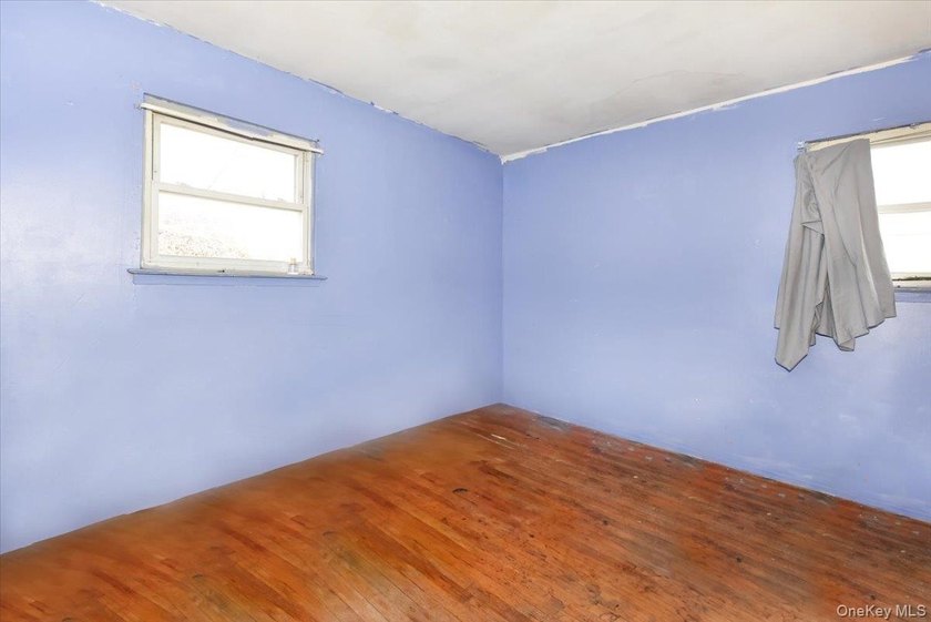 Welcome to this well-maintained 3-bedroom, 2.5-bathroom home in - photo 10