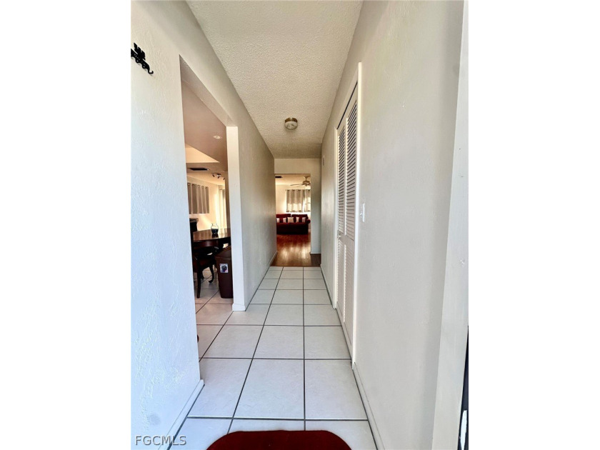 Welcome to Lochmoor on the Green! This well maintained 2-bedroom - photo 3