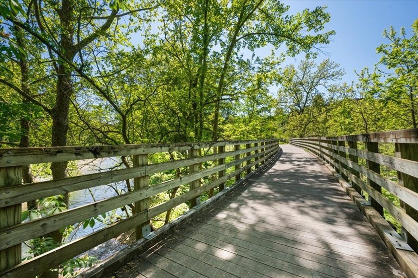 Extraordinary long-range mountain views, approximately 290 feet - photo 12