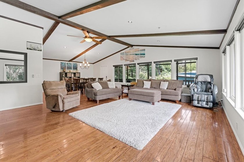 Beautiful home on 2 Acres in the Heart of Town - Near Lake - photo 13
