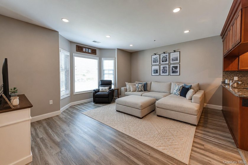 Comfortable and spacious condo in Oak Creek Commons. Fantastic 2 - photo 4